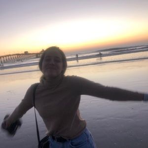 Meet your Posher, Isabel